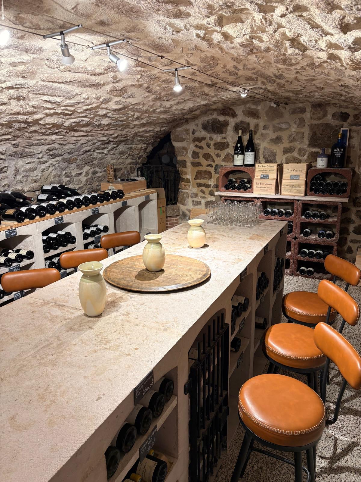 La poterie et l'espace boutique du caveau
